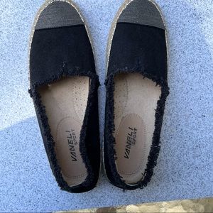 Comfort Sneaker VANELI SPORT WOMEN’S Black with silver sparkles.  Size 9.5